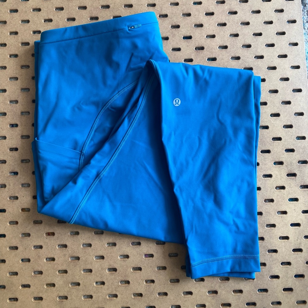 Size 14 Lululemon 28” Swift Speed High Rise Tight.